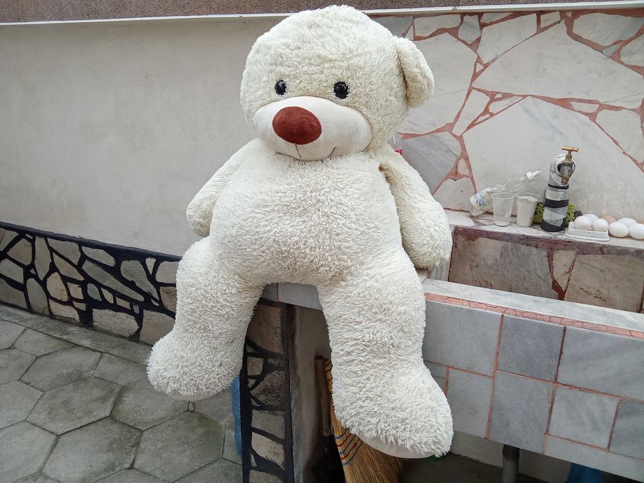 Продавам плюшено Мече.