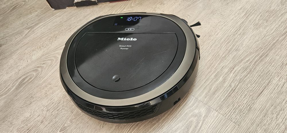 миеле Miele Scout RX3 runner прахосмукачка робот