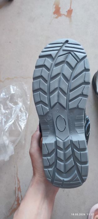 Продам рабочую обувь