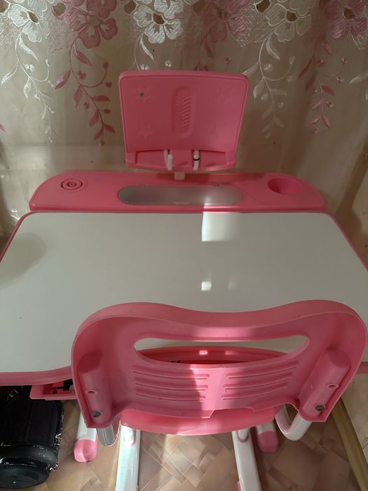 Детская парта и стул