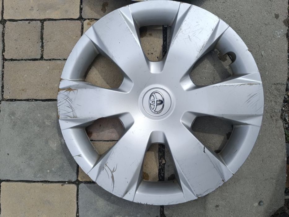 Колпаки на Камри 40