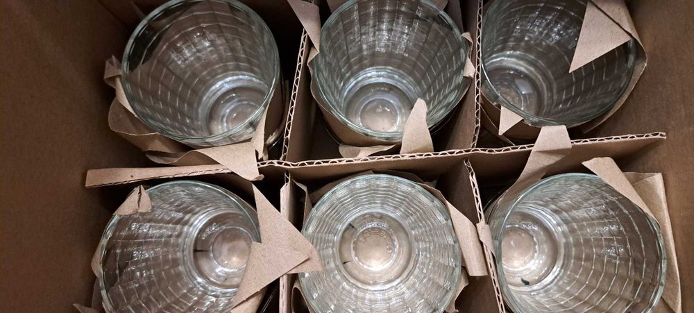 Комплект от нови чаши - 18 части с красив релеф