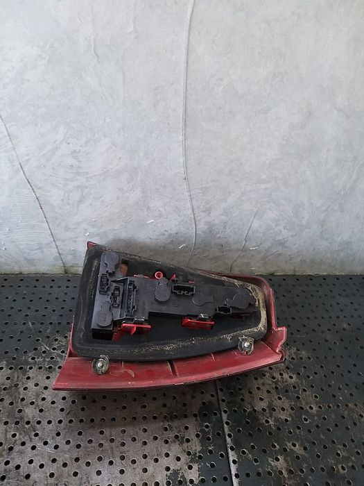 Stop tripla lampa stanga vw golf 4 break 1j9945257a