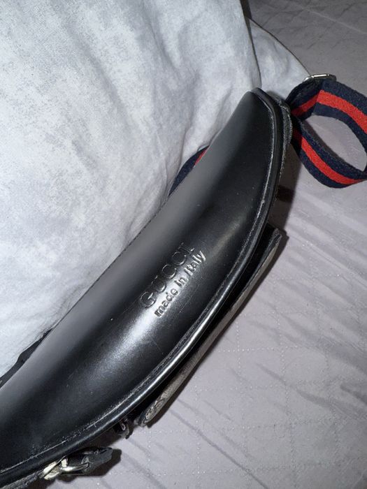 Мъжка чанта тип банан