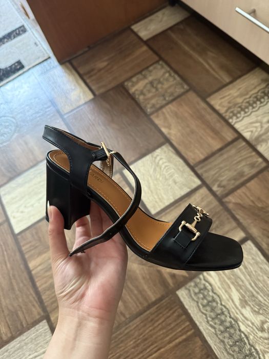 Продам новые туфли