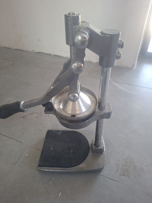 Соковыжималка  продам