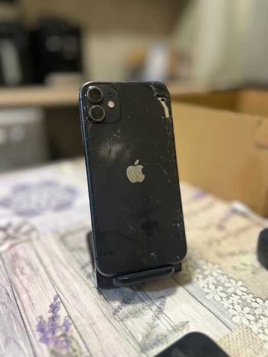iPhone 11 spart  spate pentru Piese sau recarosare