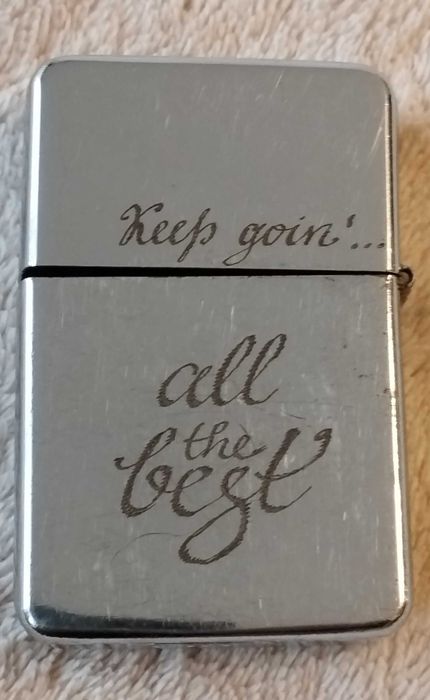 Порцеланов пепелник.Бензинови и газови запалки.