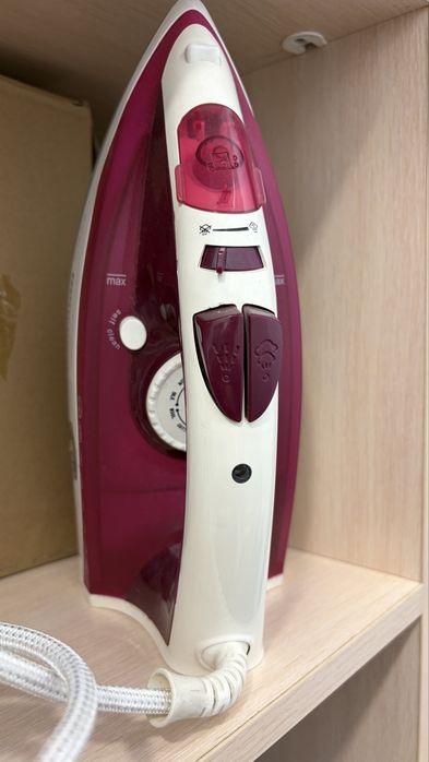 Утюг Redmond 2400W