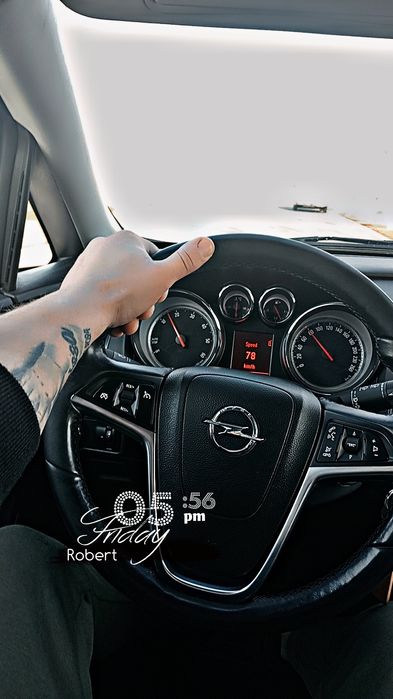 Vând Opel Astra j an fabricație 2012