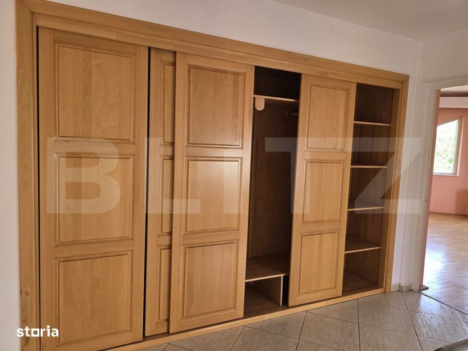 Casa  cu piscina ,7 camere, 447 mp - teren 1535mp, Vetis