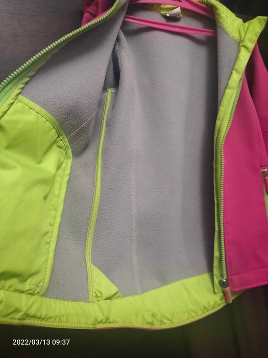 Куртка для девочки (рост 128)
