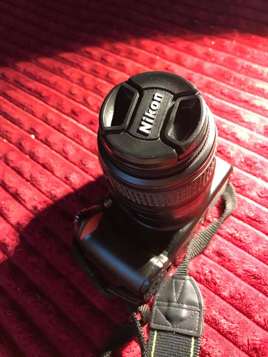 Vând Nikon D60 body +obiectiv