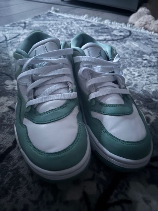 Air jordan 4 rm