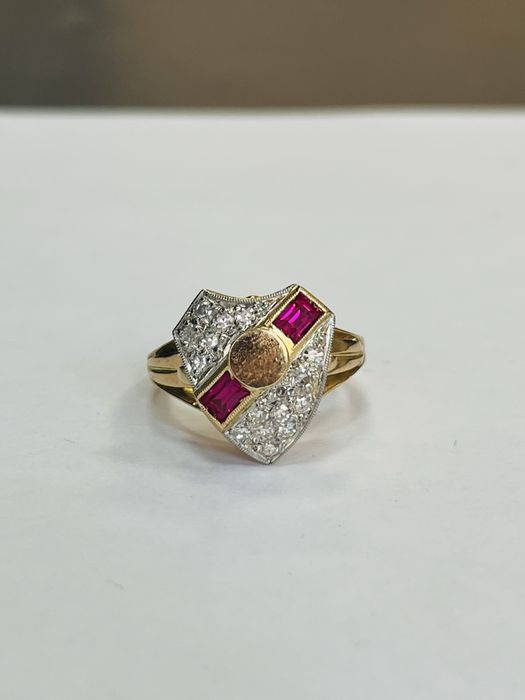 Пръстен бяло злато , рубини и брилянти