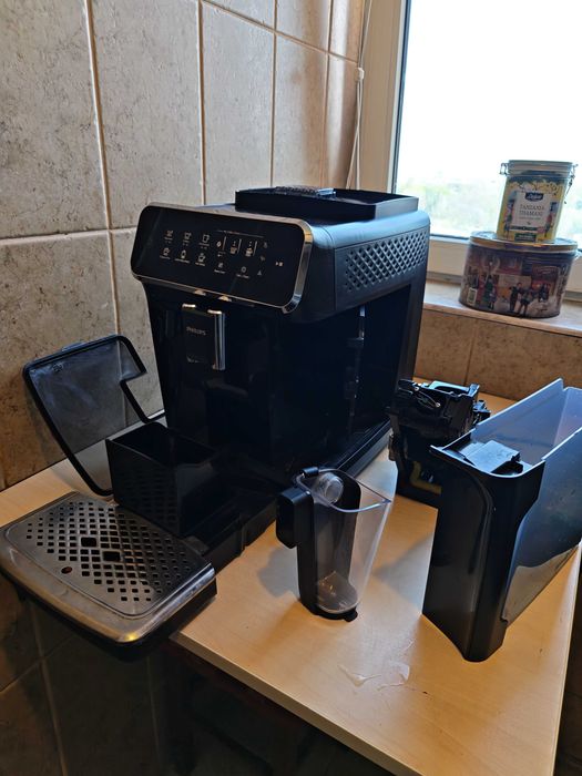 Philips LatteGo  Seria 3200 (EP3241/50) – Mentenanță Completă, Stare Impecabilă