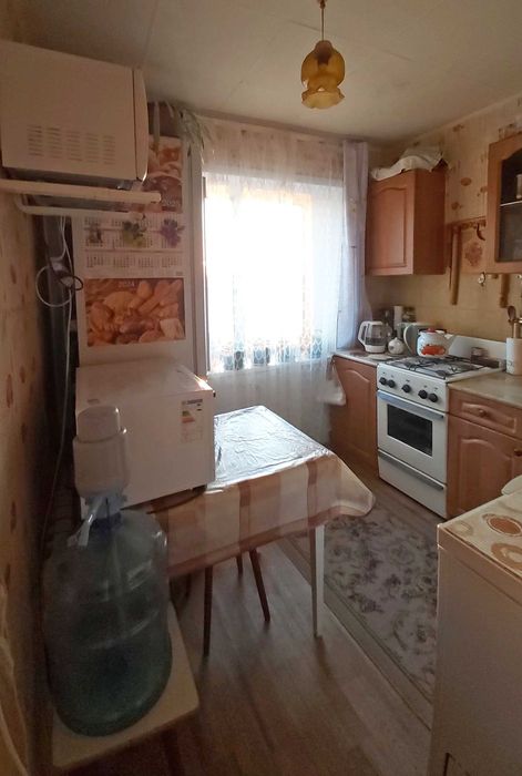 Продам 2-комн квартиру по пр. Строителей