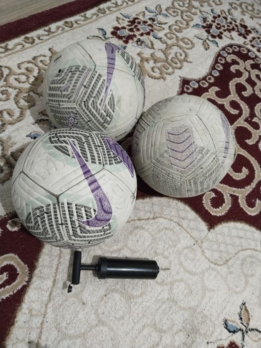 Футбольный мяч и доптар