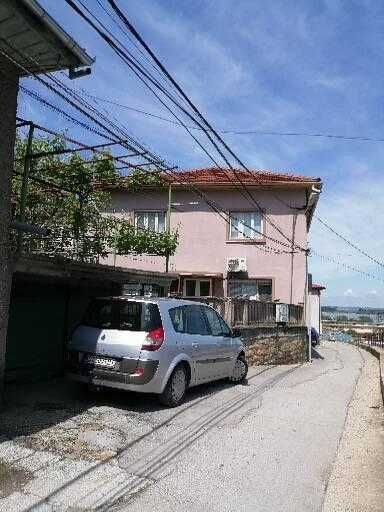 Двуетажна каменна къща в центъра на град Свищов