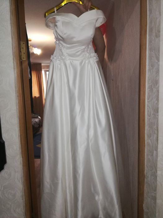 Продам свадебное платье цвет айвори.