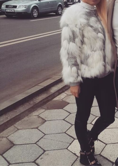 Vând  blana Zara mărime S