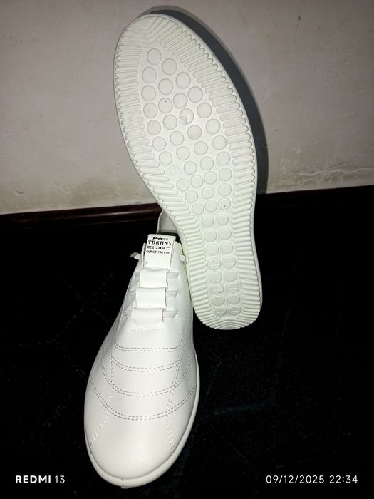 Erkaklar oyoq kiyimi ixcham