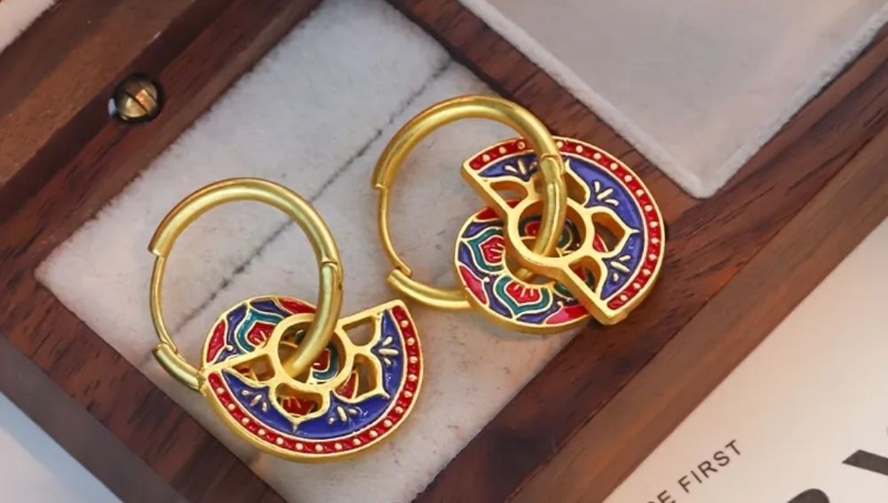Красивые серьги ,бижутерия