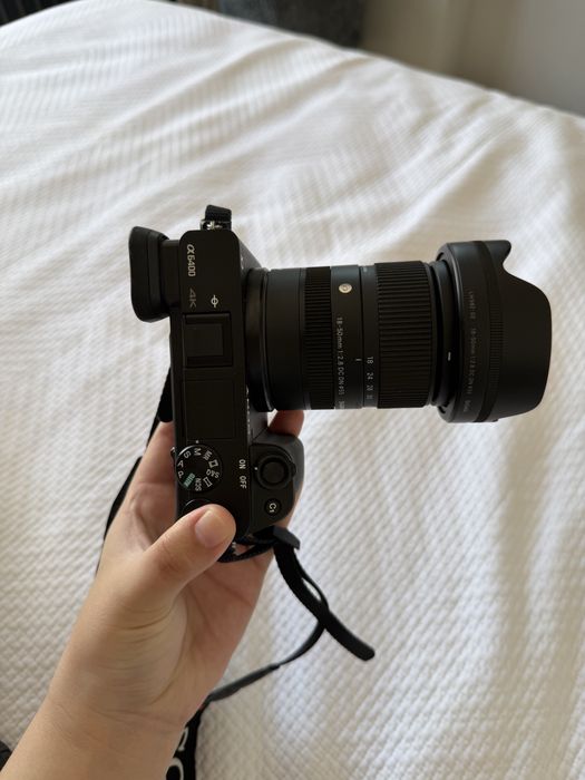 Sony 6400 + Sigma 18-50mm