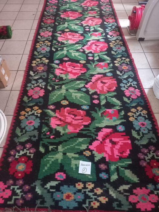 Vând 3 covoare tradiționale vechi lână 2500 lei