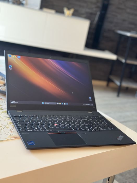 Lenovo thinkpad t15gen2 touchscreen i7 16 512ssd