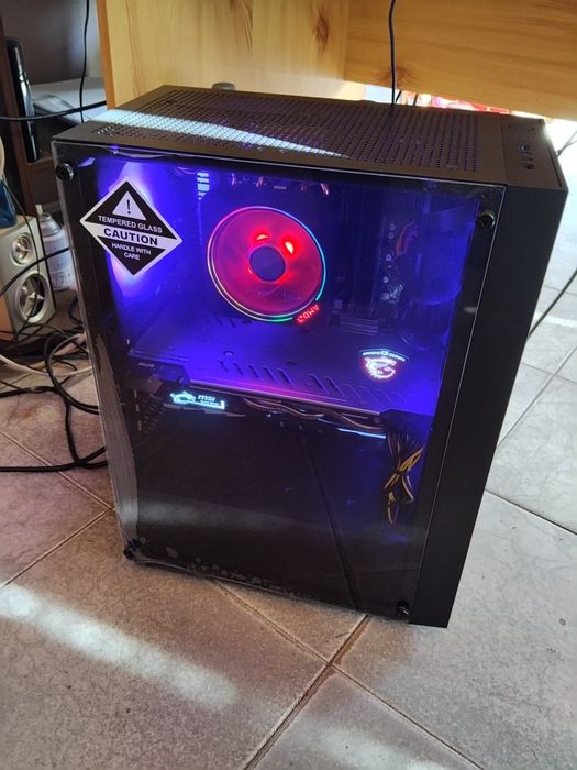 Геймърски компютър ryzen 5 3600 16гб