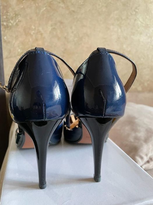 Продам туфли женские.