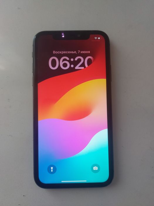 Продам телефон IPhone 11 [128]