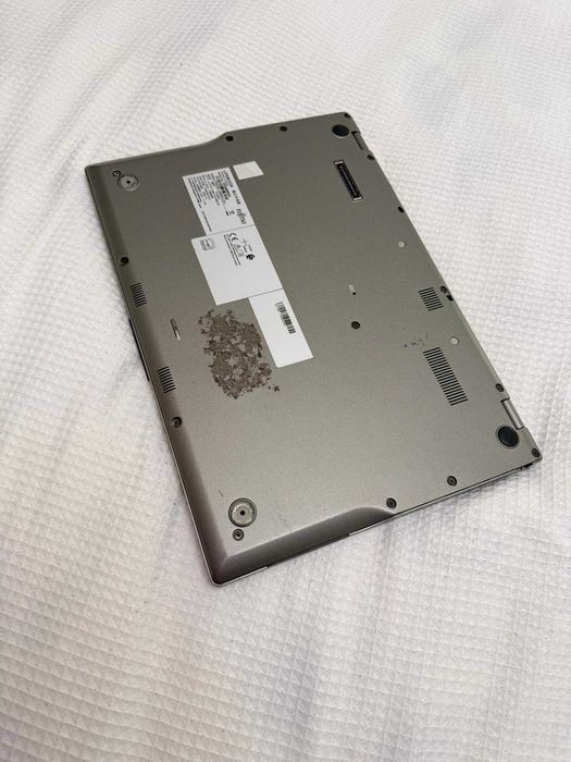 Fujitsu LifeBook U7613 | i5-1335U 13th Gen | 16GB RAM | 512GB SSD | 16" WUXGA