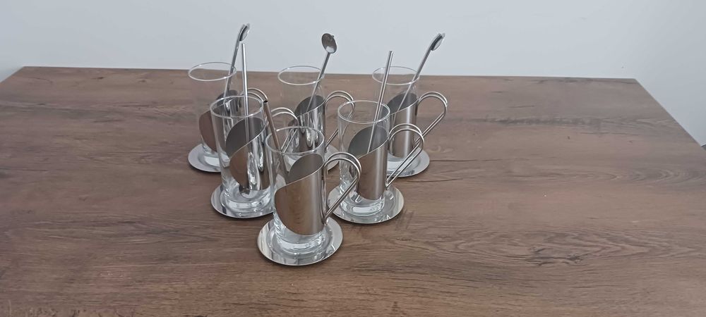 Елегантни стъклени чаши