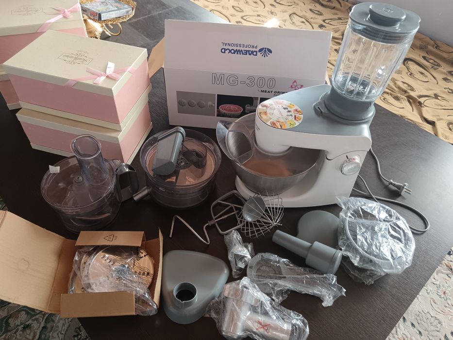 Кухонный комбайн Фирма KENWOOD