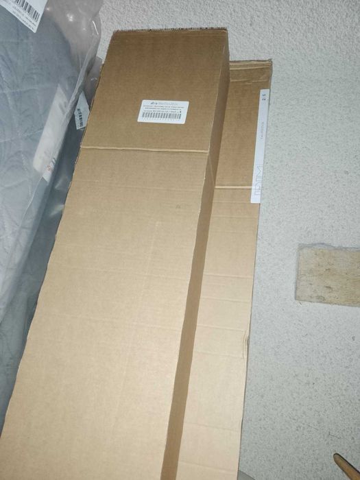 Двуетажно легло
Мики