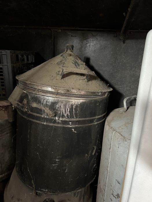 Vand usa metalica apartament, cada dus/baie, boiler, antene satelit