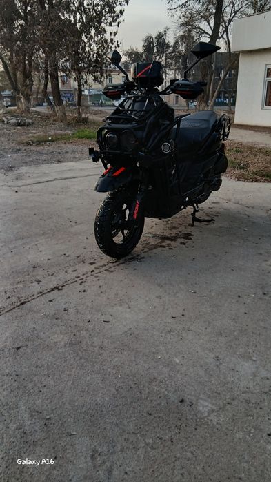 Скутер tank   объем двигателя 150 куб