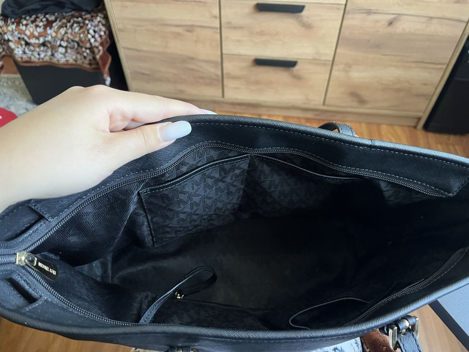 Geanta Michael Kors ORIGINALA, neagra din piele