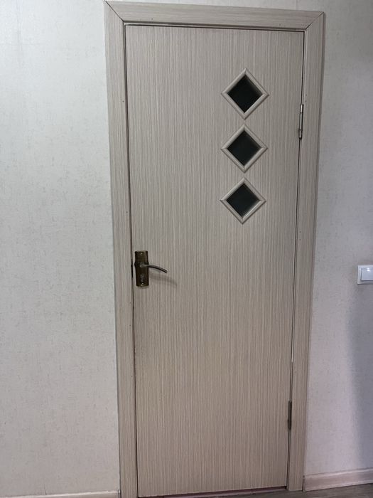 Продаю Дверей и мебель