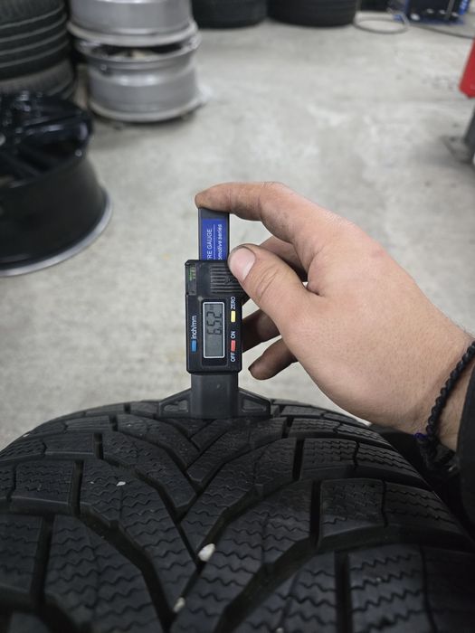 2 Броя 235/55/18 Nexen 6,5mm 23dot