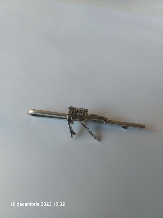 Ac  vechi de cravata  argint