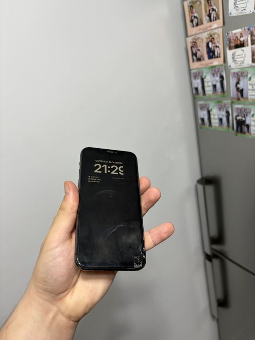 Vand iphone 11 pro pentru piese