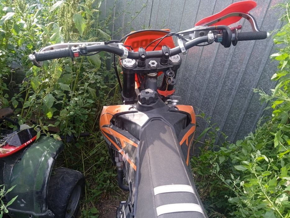 Мотоцикл 300 кубов