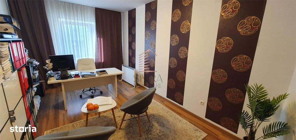Casa ultracentrala curte comuna