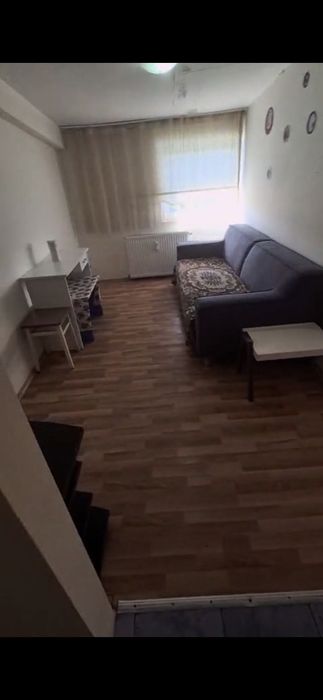 Închiriez apartament cu 2 camere