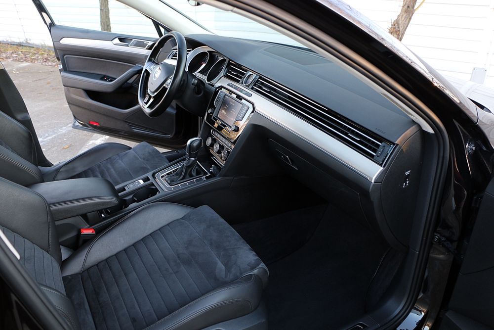 Vw passat/bitdi/4motion/side lane front asist/acc/dynaudio/websato