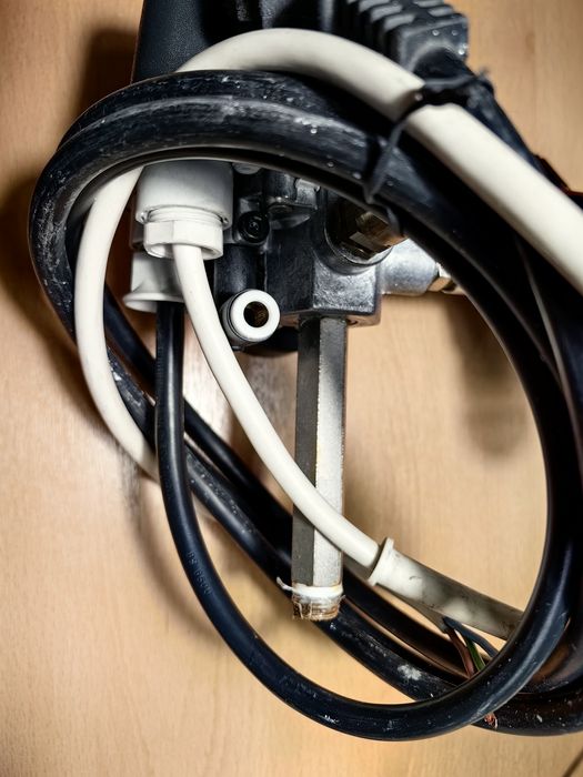 Пневматичен филтър регулатор AFR-2000 колплект с пресостат MDR 2-EA/11