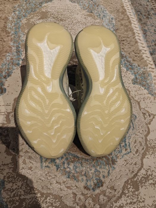 Yeezy Boost 380 nr 42 2/3
